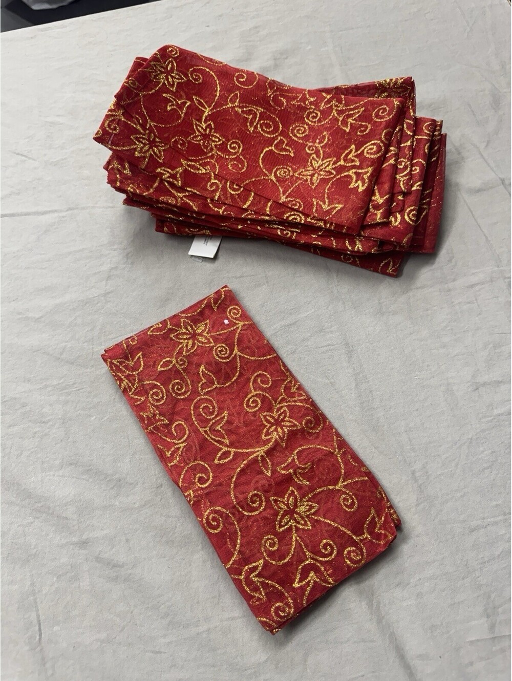 NEW Lot Of 8 pier 1 imports Red And Gold Glitter Floral Napkins
